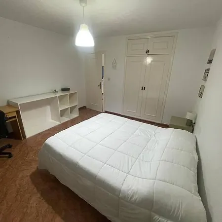 Lovely One Bedroom Flat- Excellent Location * グラナダ